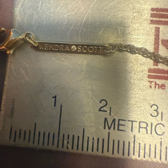 NWT Kendra Scott 14k Gold White Mother of Pearl Kendall 16” Necklace w/ Dustbag - Picture 8 of 11